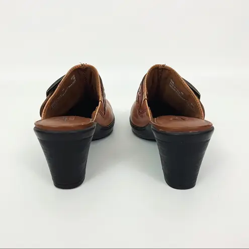 Vintage Embellished Leather Clogs in Brown | Size 6 Tan