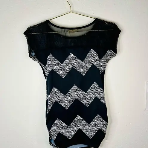 Free Kisses Black & White Pattern Short Sleeve Blouse with Accent Necklace