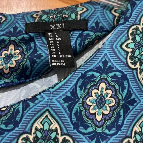Xxi Blue Patterned Short Sleeve Blouse Woman's Large