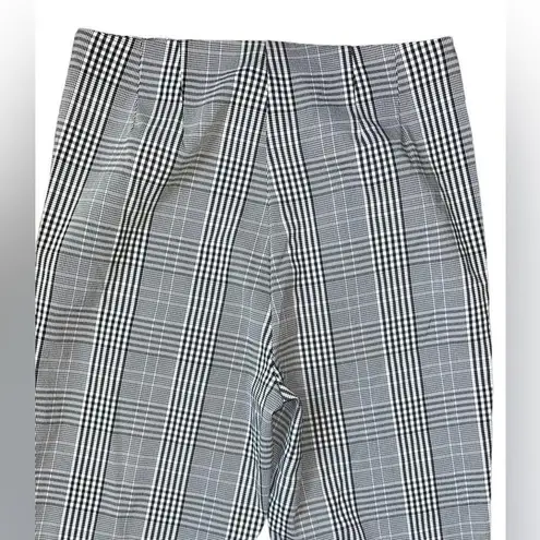 Time & Tru Pixie Flat Front Pants Women’s Size 4 Black and White Career Work
