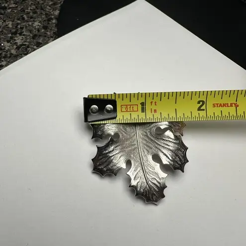 Vintage Giovanni Textured Leaf Silver Tone Signed Brooch Pin Fall / Autumn
