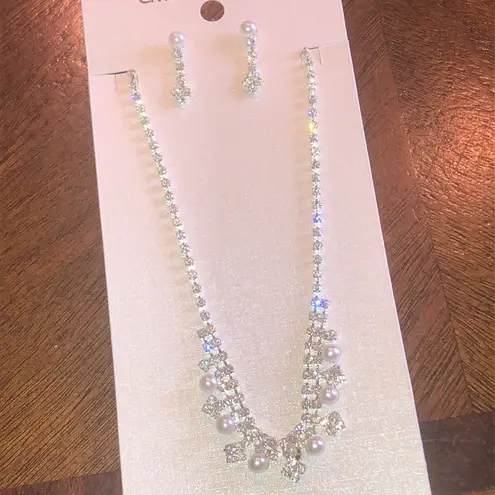 Crystal Avenue Elegant Silver Tone and Faux Pearl Jewelry Set