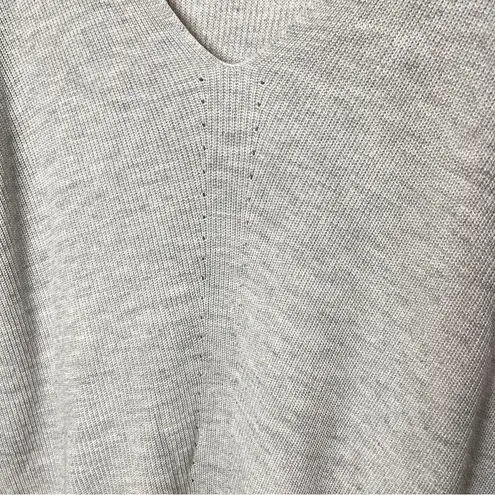 Label of Graded Goods Vintage H&M Lightweight V-neck Gray Sweater, Large
