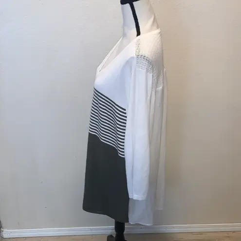 cj banks Women's 3X White and Green Striped Shirt Long Sleeve Knit