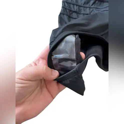 La Blanca  Island Goddess Multi-Strap Cross Back One Piece Swimsuit Black size 4