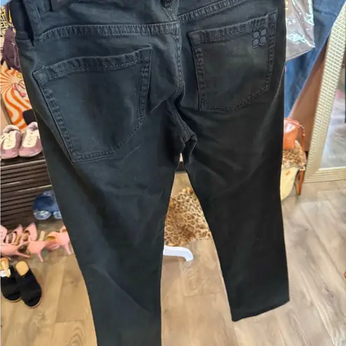 Women's Black Jeans BCBG. BLACK. Size 28