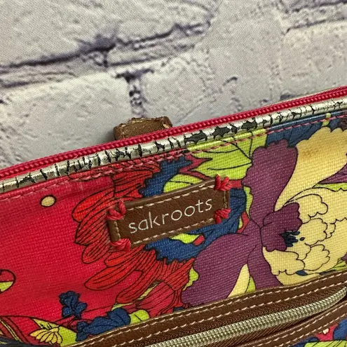 Sak Roots Artist Circle Flat Crossbody Purse Red Floral Brown Adjustable Strap