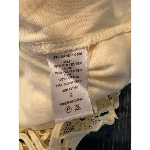 ASTR The Label Yellow Lace Off