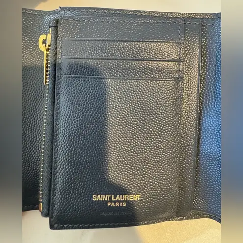 Yves Saint Laurent CASSANDRE MATELASSE COMPACT TRIFOLD WALLET IN GRAIN DE POUDRE Black