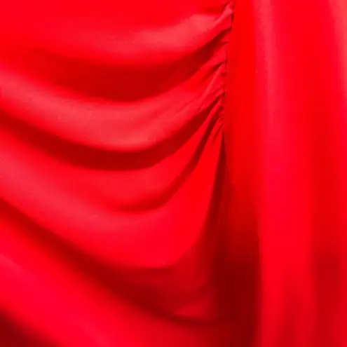 Red Short Sleeve Dress/Top with Ruched Sides Size undefined