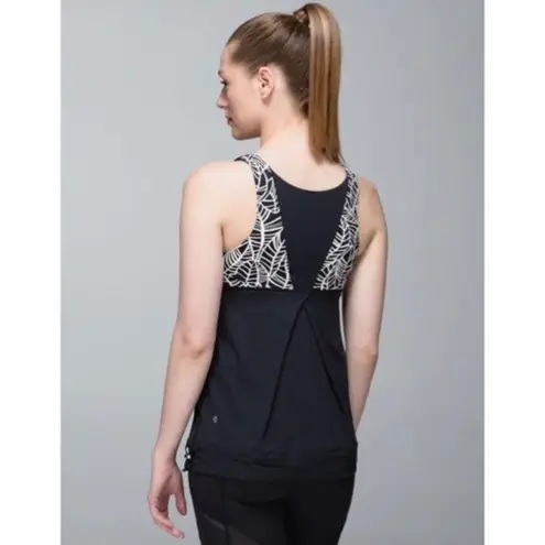 Lululemon  Run: Ta Ta Topper Size 4 thumbnail 2