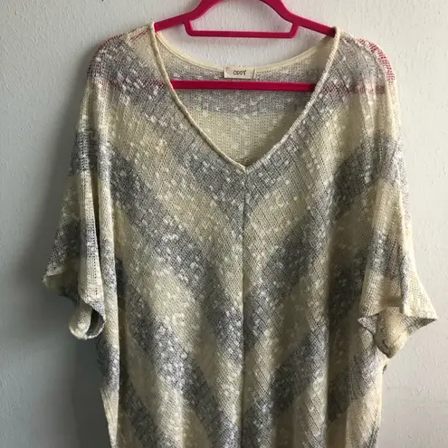 ODDY Shawl Sweater Cape w/ Fringe Cream & Grey Chevron Stripes OSFM GUC Size undefined