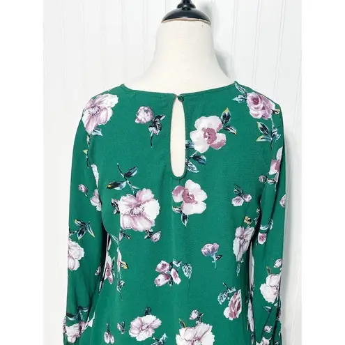 Live to be spoiled Floral Print Long Bell Sleeve Blouse Keyhole Back Green Large