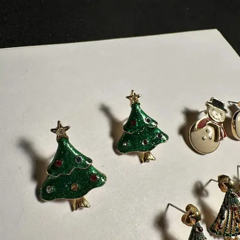 Lot Of 4 Holiday Pierced Earrings Stud/Dangle Christmas Tree Snowman Etc 1 Avon Gold