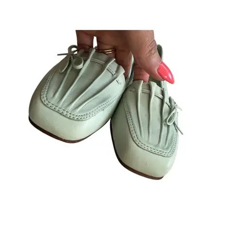 Enzo Angiolini Light Green Seashell Leather Loafers Flats Size 5.5