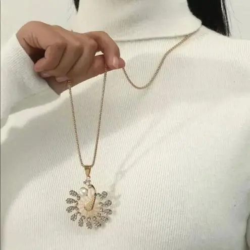 Rhinestone Flower Pendant Necklace Pearl Accent Long Chain Statement Gold