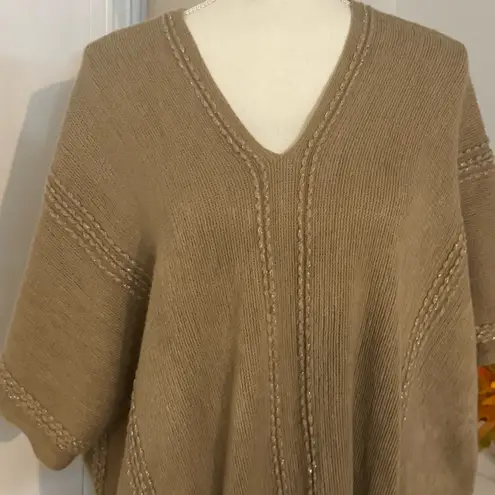 Charlie Paige Tan Sweater Poncho – One Size