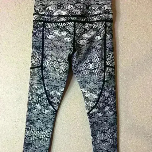 Zyia  Light n Tight Snakeskin Print Leggings Sz 0 NWOT