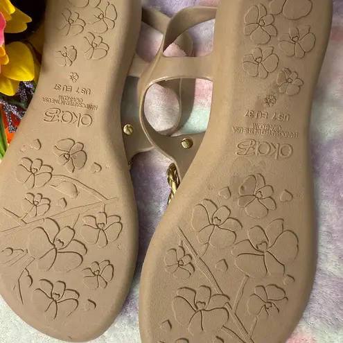 OKA b Gold and Tan Sandals with Metallic Accent Size 7