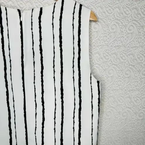 Vince Camuto  Sleeveless Black Striped Cropped Tank Top White Size M