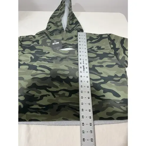 Woman’s Jolie + Joe Medium Pullover Short Green Camo Sweatshirt With Hood Nwt