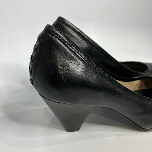 Frye  black leather Regina pumps women's size 8 classy professional timeless