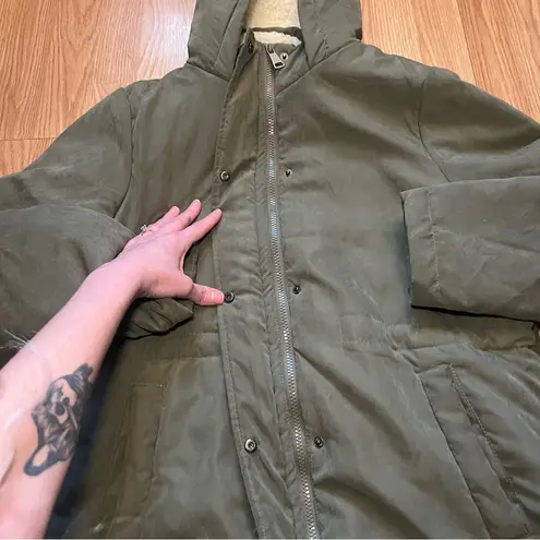 Mila & Tiff Olive Green Full Zip Puffer Jacket Womens Size M Sherpa Lined Coat Size M