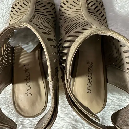 Shoe Dazzle light brown/tan Cutout Ankle wedge Heels Tan Size 7
