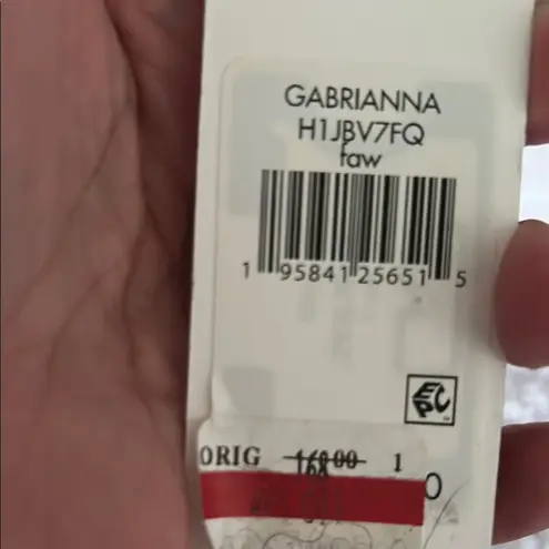 Calvin Klein  Cream Tote Bag with Structured Elegance - Image 9