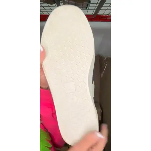 VEJA Wata II Size 9.5 New without Box MSRP $155 SOO