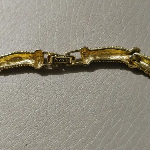 Avon Textured Chain Necklace Gold Tone Vintage Fold Over Barrel Links 16 Inches