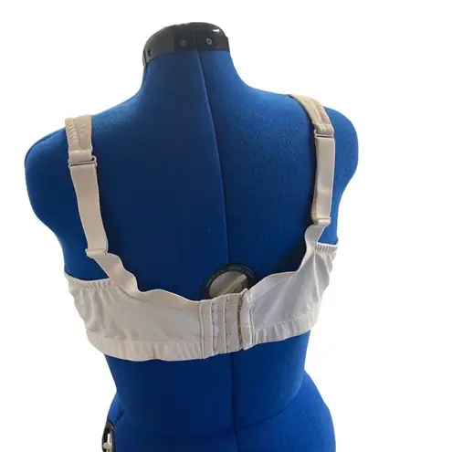 Cacique , Women’s light beige bra, Size 46C, NO UNDERWIRE, adjustable straps