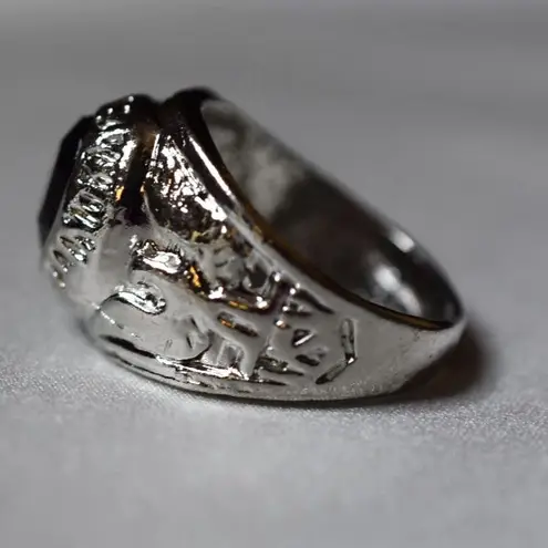 Source Unknown NWOT Gothic Black Beveled Stone Etched Eagle Silver Tone Metal Size 13.5 Ring - Image 4