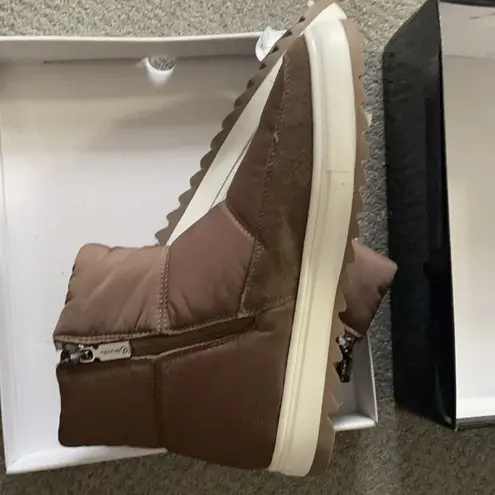 Blondo Samarie Waterproof Quilted Platform Winter Boots 10