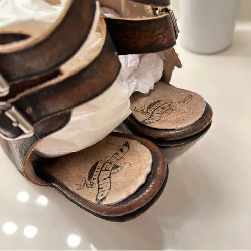 Freebird by Steven Brown Ankle Boots with Distressed Leather Chunky Heel 9 Shoes