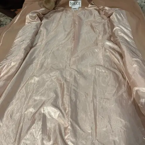 Dolce Collection Faux Fur Trim Coat Women’s dress Coat Embroidered Size Medium Tan