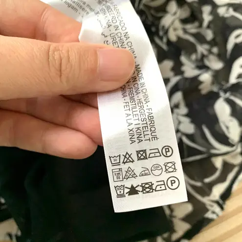 ZARA Floral Print Mini Dress with Ruffles in Black / White