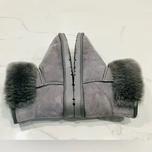 WARM COMFY SHEEPSKIN BOOTIES ⛄️❄️ Gray Size 9