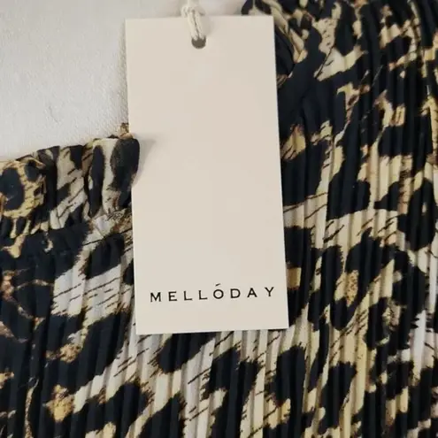 MELLODAY NWT Size Small Leopard Print Layered with Crushed Pleating