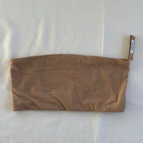 SKIMS Fits Everybody Bandeau in Clay, Size Medium