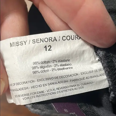 Gloria Vanderbilt 🖤🖤🖤BOGOHO🖤🖤🖤 Women's Black Floral Jeans