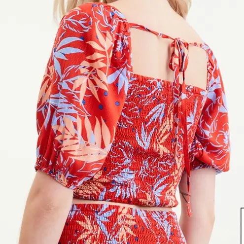 Lost + Wander 64. NWOT Still On Vacay SMOCK TOP MEDIUM / PTP:15" /LENGTH:9"