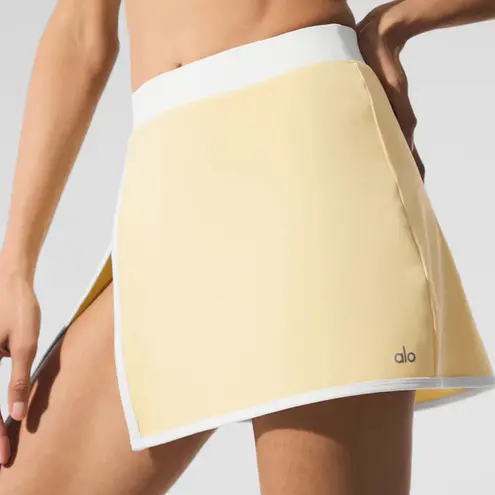 Alo Yoga Airbrush Streamlined Skirt Warm Butter/White XS