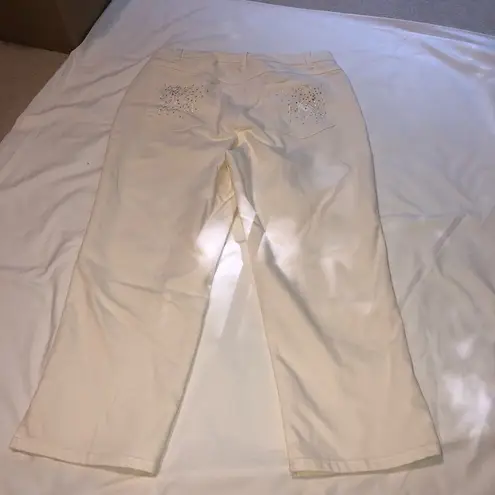 Ruby Rd Off White Capri Embroidered Pockets SZ 10 Coastal Grandma