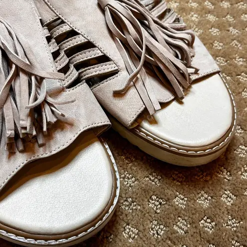 Seychelles BEIGE FRINGE SANDAL TASSEL COUNTRY WESTERN SZ 10 LEATHER BOHO COMFORT