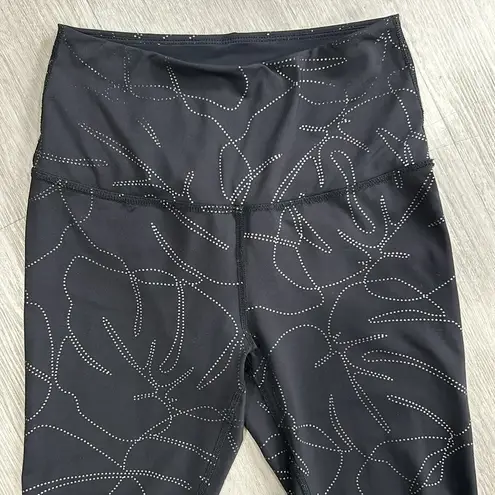 Beyond Yoga Limited Edition Flashback High-Rise
Midi Leggings in Monstera Leaf S