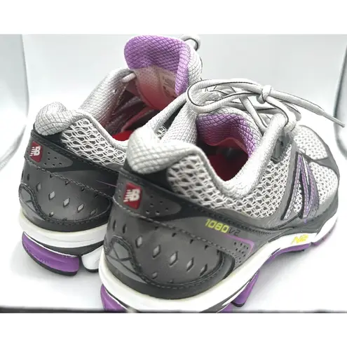 New Balance  sneaker women's running shoe sz 7.5 gray, wht , purple 1080v2