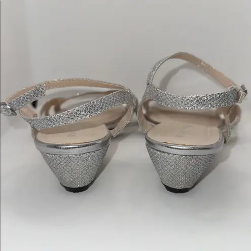 Benjamin Walk Touch Ups Women's Lena Wedge Sandal Silver Women’s 8 Wide 8W