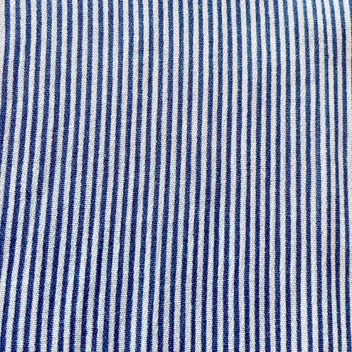 Daytrip Size: M Color: Blue & White Stripes