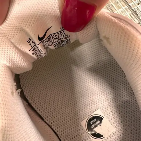 Nike Women's Air Max 90 White w/ Black Swoosh Sneakers Size 7.5